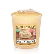 Vanilla Cupcake Candle ( vanilkový košíček ) - Aromatická votivní svíčka