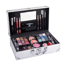 Fabulous Beauty Train Case Complete Makeup Palette - Sada dekoratívnej kozmetiky