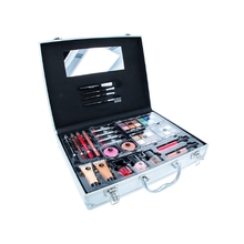 Beauty Unlimited Train Case Complete Makeup Palette - Sada dekoratívnej kozmetiky
