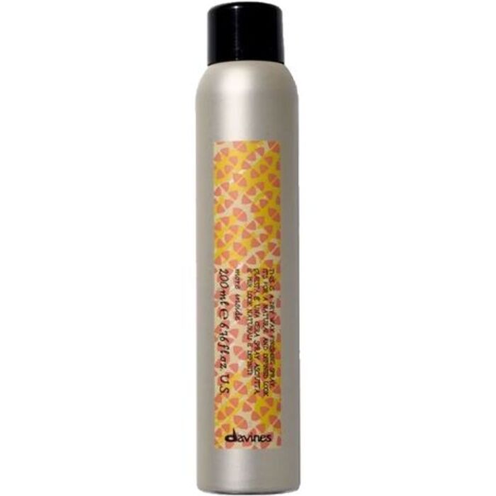 This is a Dry Wax Finishing Spray - Texturační a objemový lak na vlasy s efektem suchého vosku