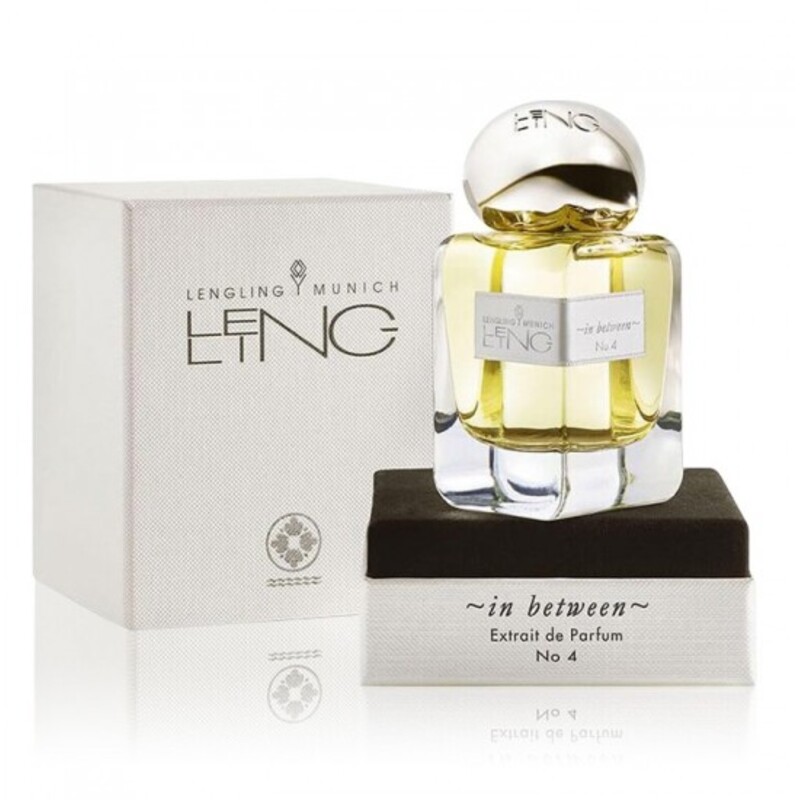 In Between No 4 Extrait de Parfum