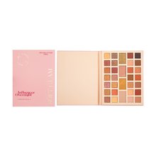 Paletka očných tieňov x Influencer Overnight Master Class 3 35,2 g